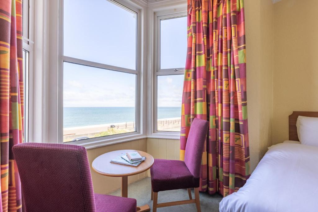Nespecifikovaný výhled na moře nebo výhled na moře při pohledu z hotelu
