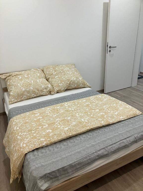 Postel nebo postele na pokoji v ubytování Moderne Einliegerwohnung nähe Ingolstadt und Bad Gögging