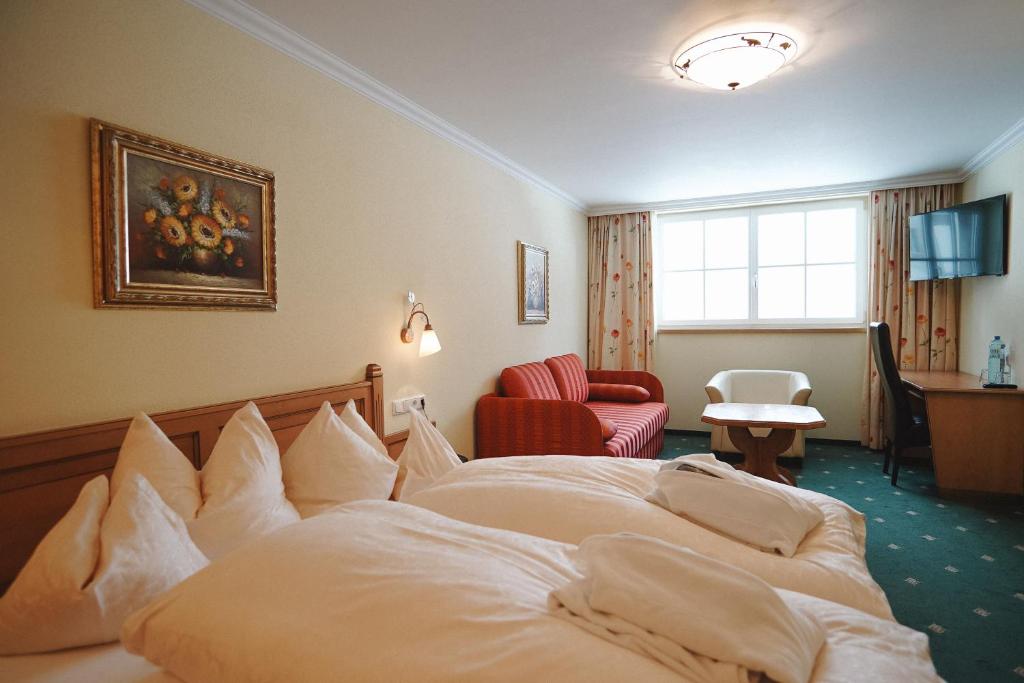 Postel nebo postele na pokoji v ubytování Hotel Acerina Superior