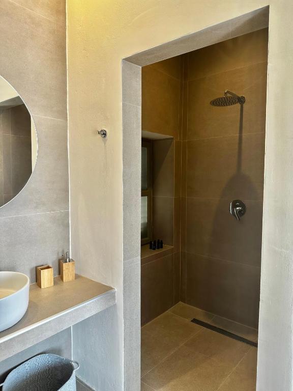 Koupelna v ubytování Serenity Suites