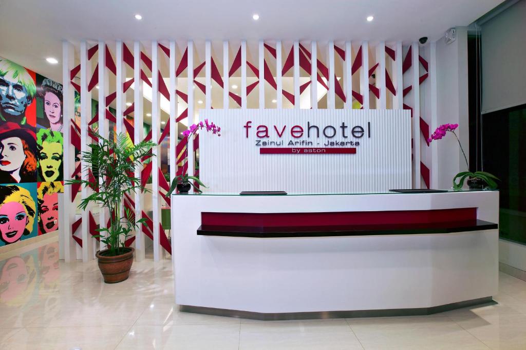 ล็อบบี้หรือแผนกต้อนรับของ favehotel Zainul Arifin