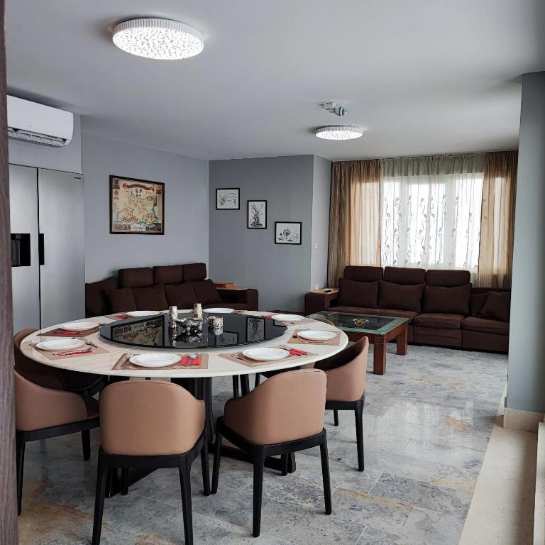 Posezení v ubytování Сютка View Penthouse