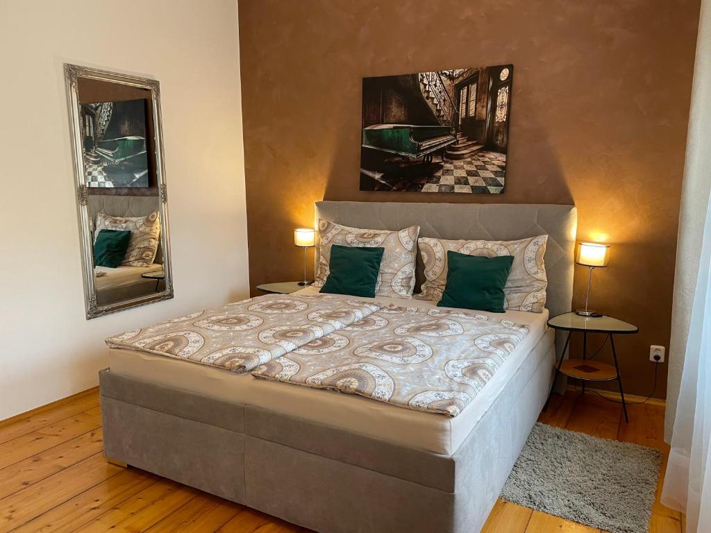 Golden Key Apartments - 1