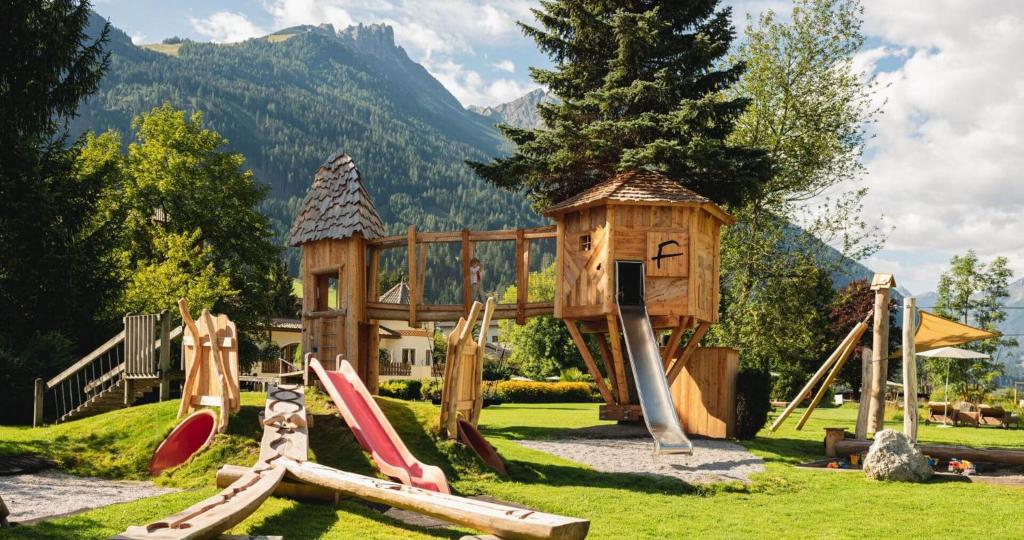 Otroško igrišče poleg nastanitve Forster's Naturresort