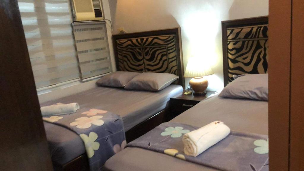 1BR Condo Unit W/ Fantastic View near US Embassy, Manilla Bijgewerkte