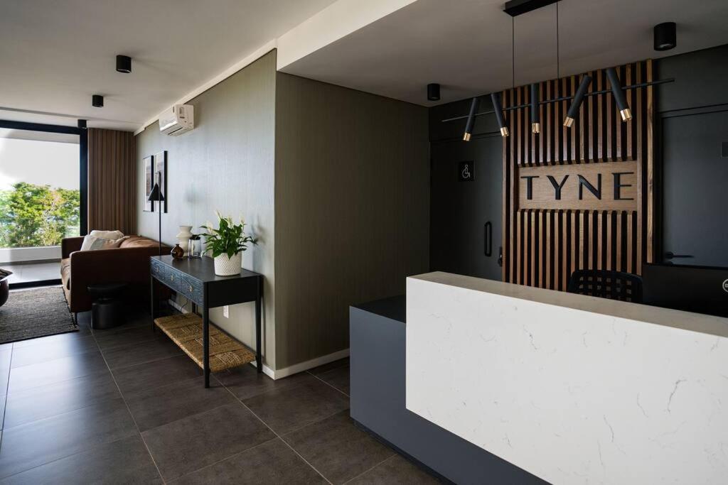 Postel nebo postele na pokoji v ubytování 180° Luxury Ocean Suites - #302