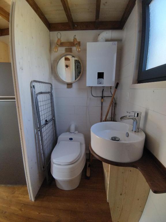 Koupelna v ubytování Camping Les Granges Bas - Tiny House - Lodges - Mobilhomes
