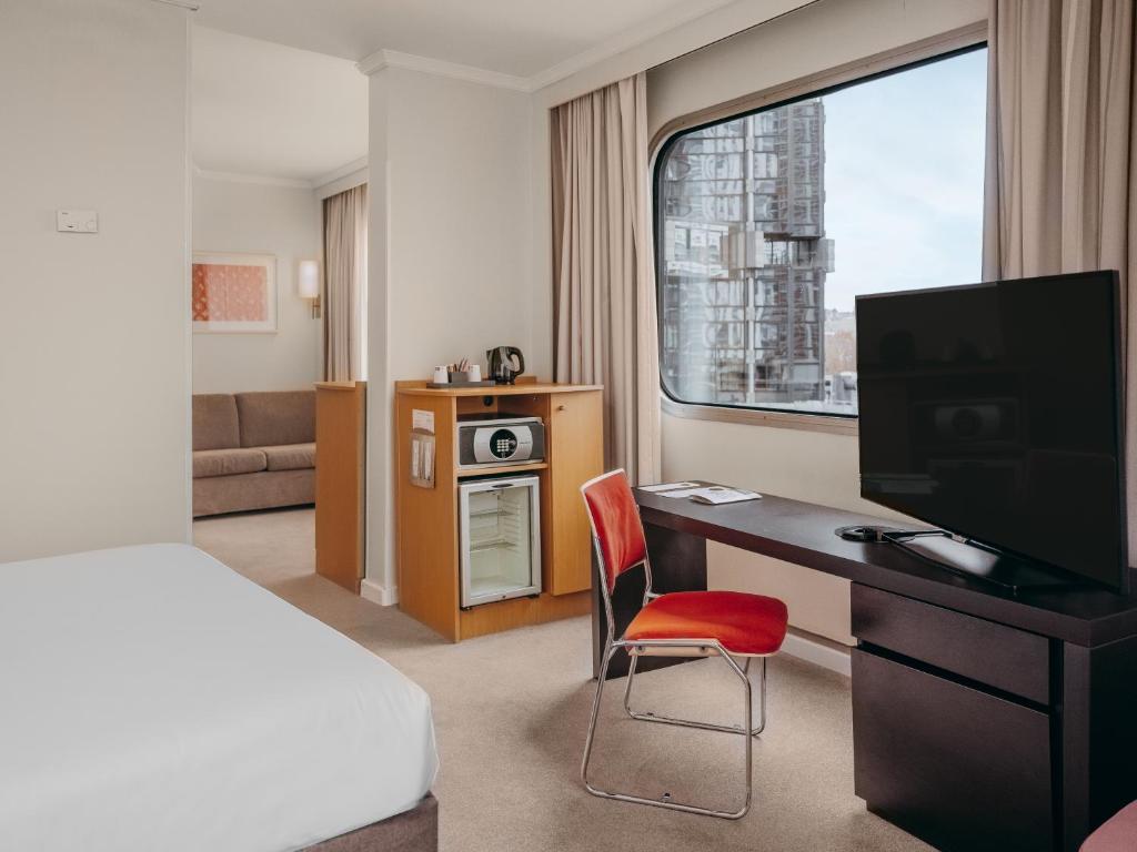 Novotel Paris Centre Tour Eiffel - Classic Family Room