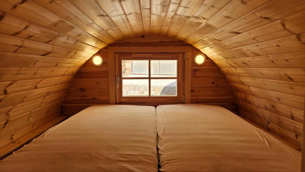 Tiny House mit Wohnfass - Apartment Mit Zwei Schlafzimmern