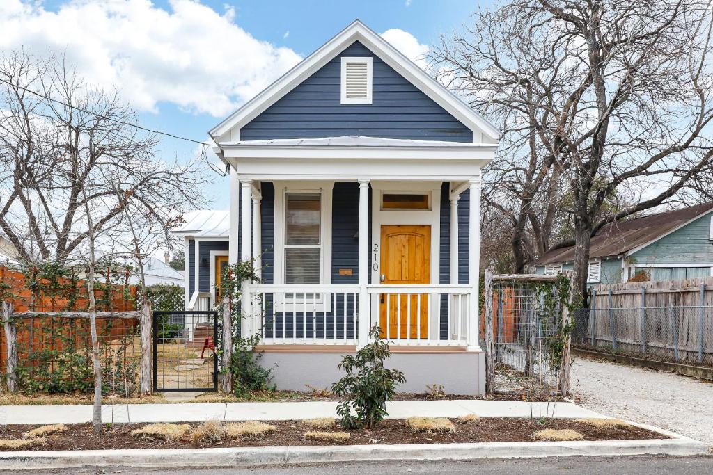 Casa Fiesta A Birdy Vacation Rental, San Antonio (updated prices 2024)