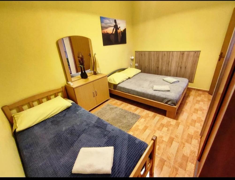 Lova arba lovos apgyvendinimo įstaigoje Jakov one bedroom apartment Sucuraj