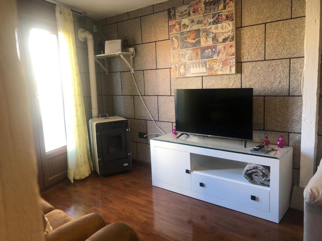 TV a/nebo společenská místnost v ubytování Apartamento Cervantes - Piedad Fernandez Fernandez Gestión de Inmuebles SL