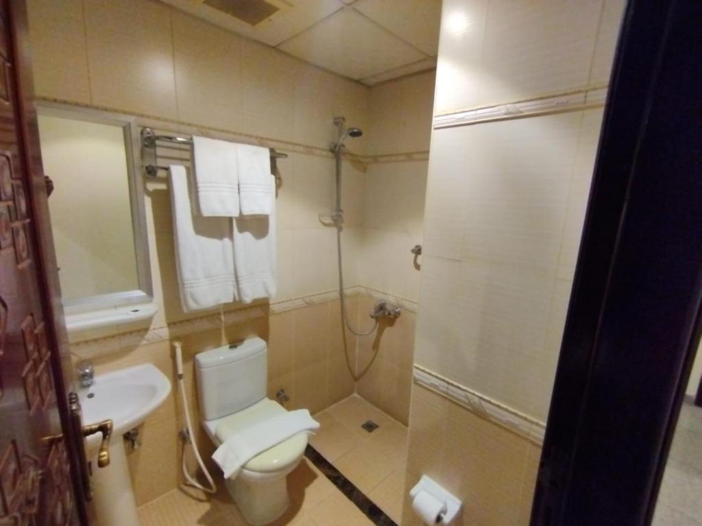 Koupelna v ubytování فندق اوتاد المتحدة الماسي awtad elmasi hotel