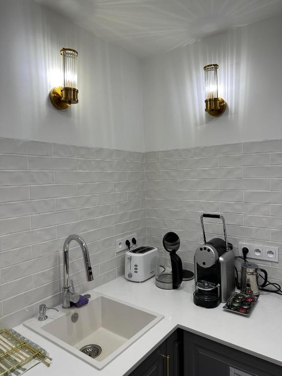 Art Deco Apartment - 7