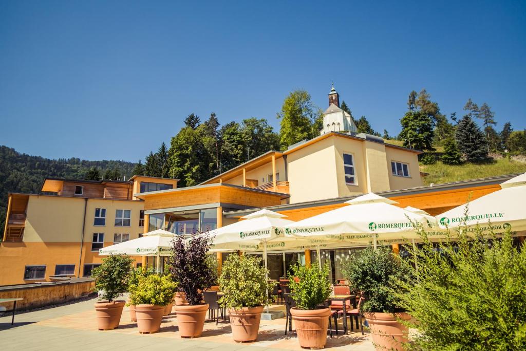 Nespecifikovaný výhled na hory nebo výhled na hory při pohledu z hotelu