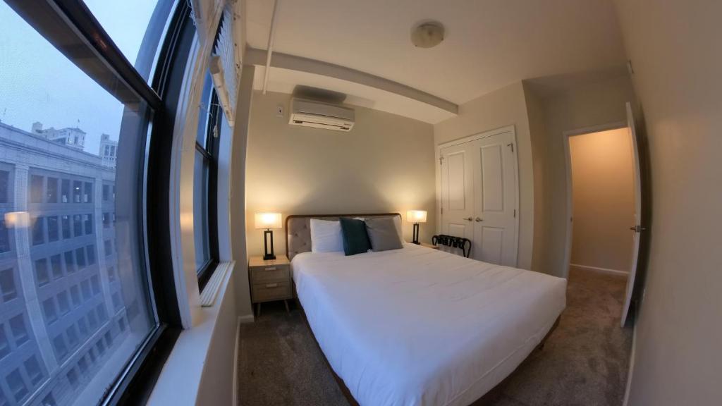 Prime City Center Location! 2BR Near Everything! photo