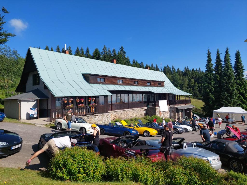 Budova, kde se aparthotel nachází