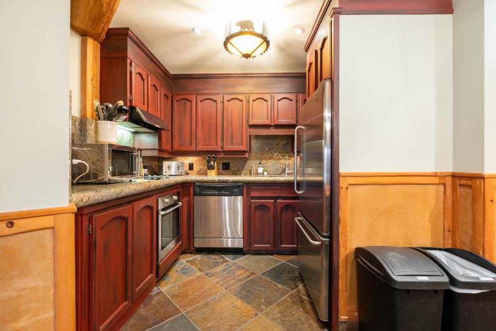 Rainbow by Outpost Whistler - Holiday Home