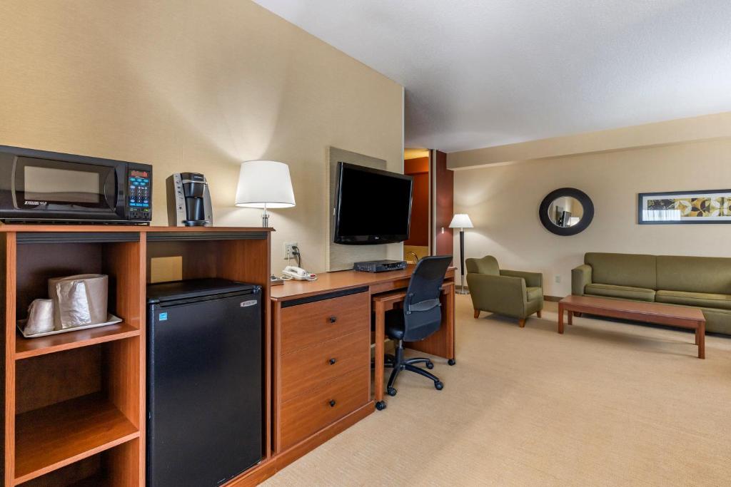 Comfort Inn & Suites Gateway to Glacier National Park - Suite Lit King-Size Avec Canapé-Lit - Non-Fumeurs