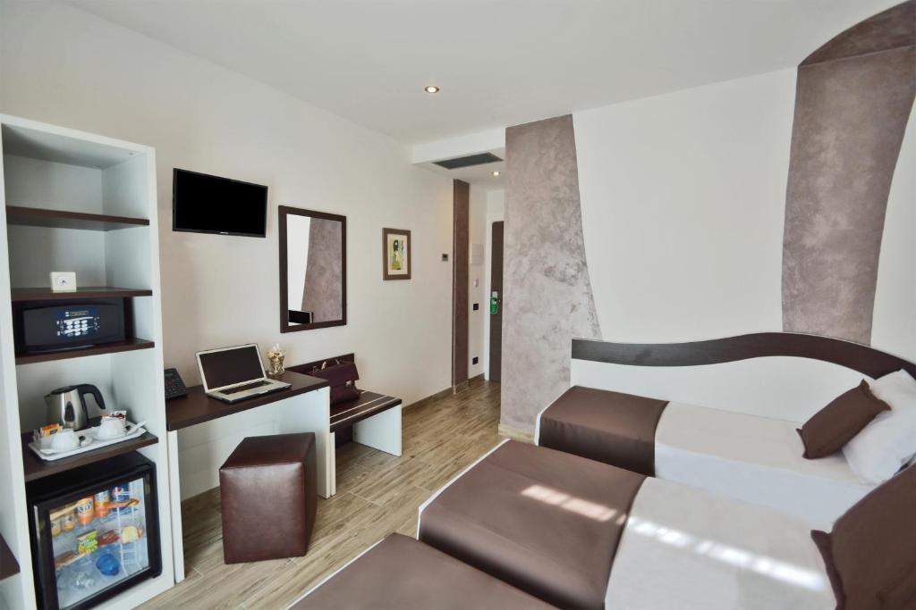 Hotel Luxor Florence - Resim 7