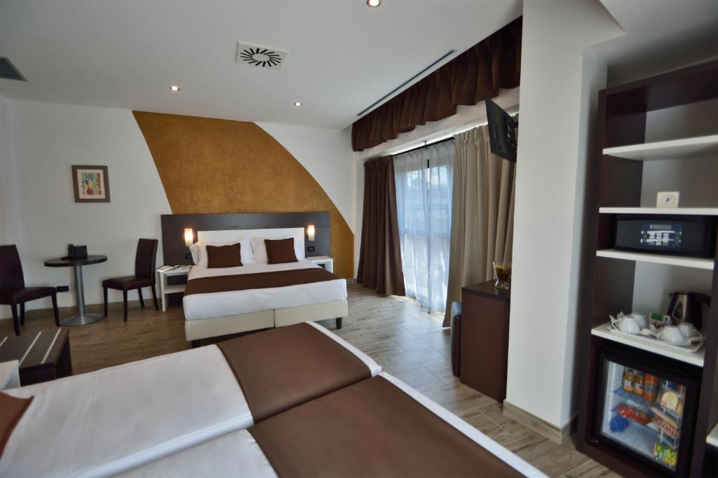 Hotel Luxor Florence - Resim 18