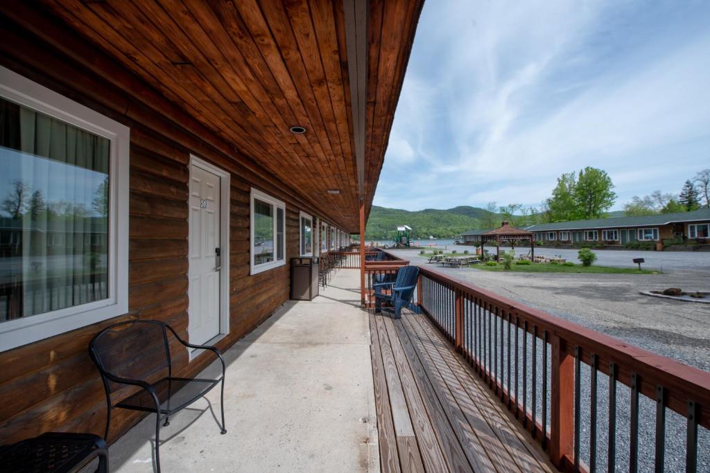 Scotty's Lakeside Resort photo