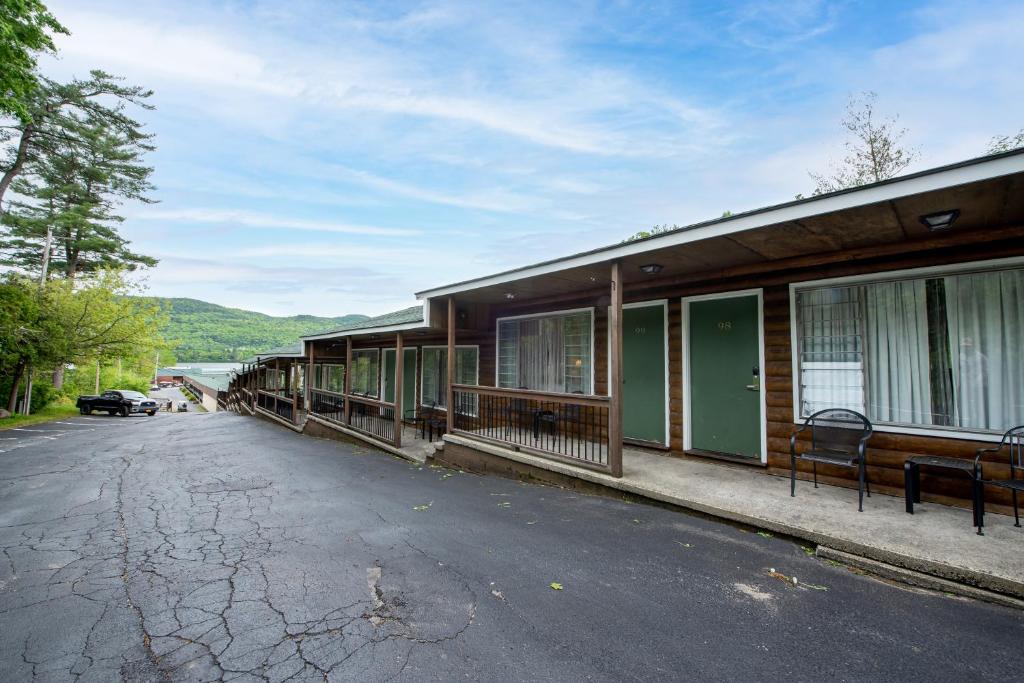 Scotty's Lakeside Resort photo