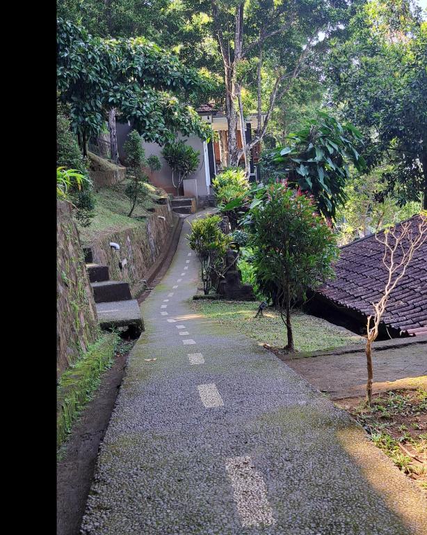 Aed väljaspool majutusasutust Bali Rahayu Homestay