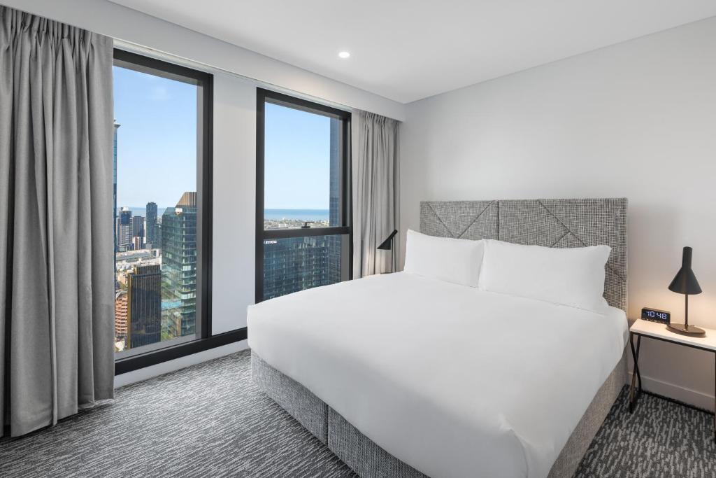 Meriton Suites Melbourne photo