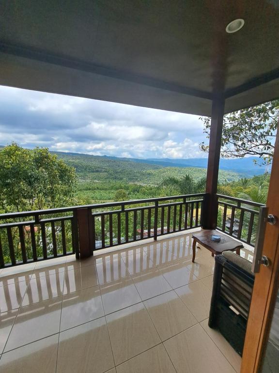Rõdu või terrass majutusasutuses Bali Rahayu Homestay