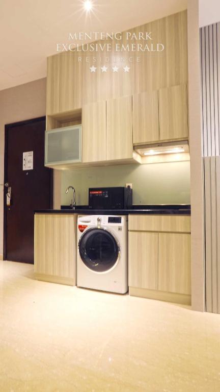 Menteng Park Exclusive Emerald - Deluxe Apartment