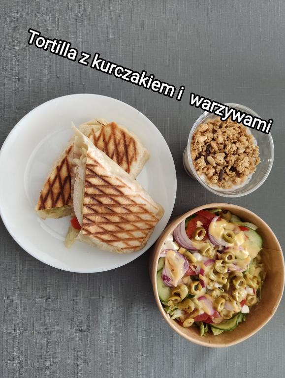 Jedlo v hosteli alebo blízkom okolí