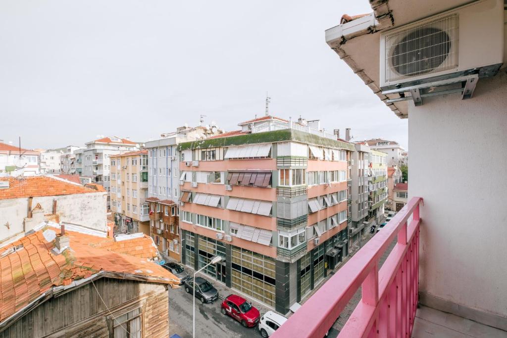 Apartment Studio Flat with Balcony in Bakirkoy, Istanbul, Turkey