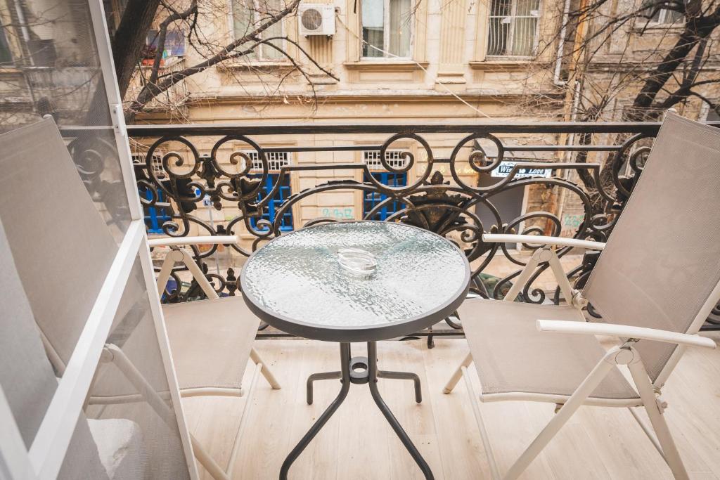 Balkón nebo terasa v ubytování HH Hotel