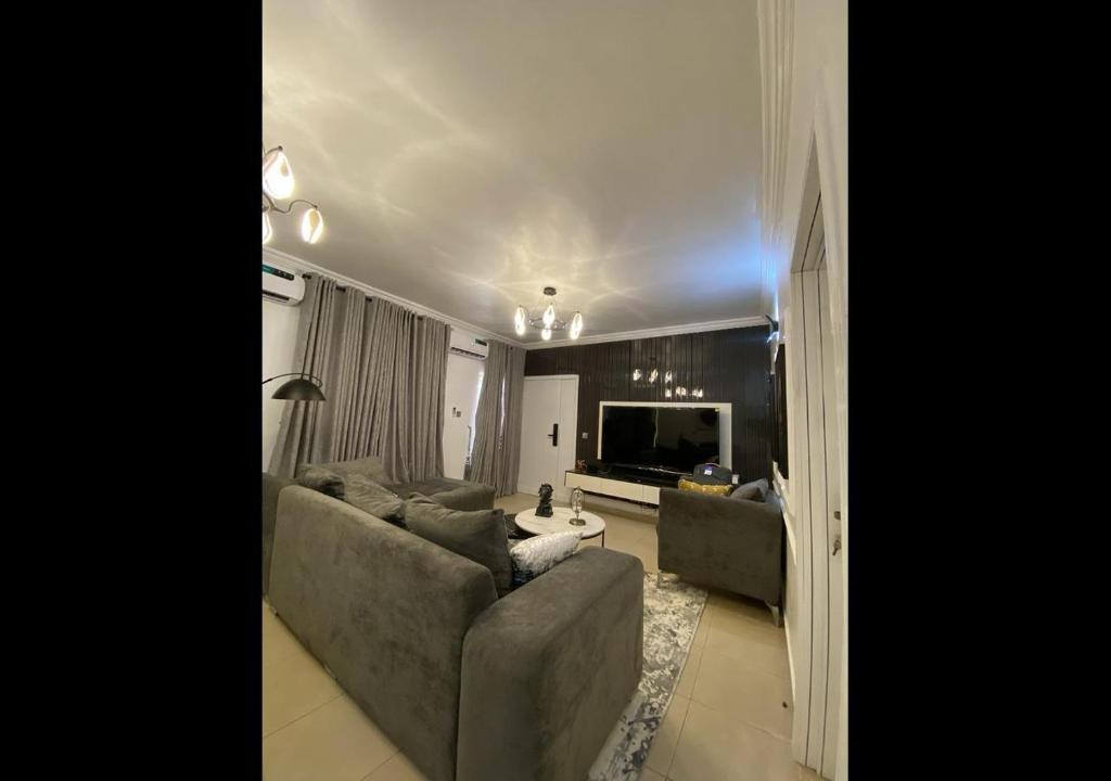 Posezení v ubytování Exquisite Lekki Phase1 Apartment