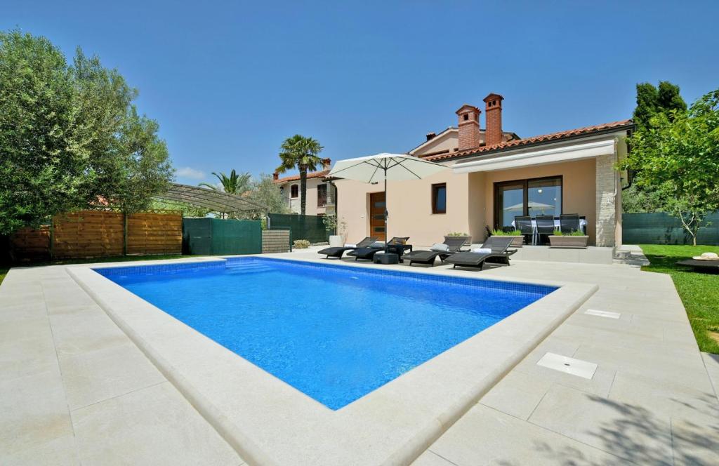 Villa Natali with private pool and kids playground near Fažana - Two-Bedroom House