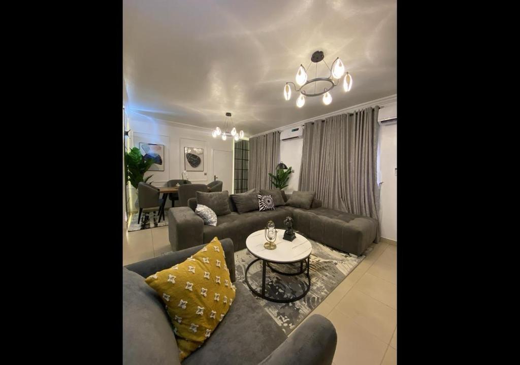 Posezení v ubytování Exquisite Lekki Phase1 Apartment