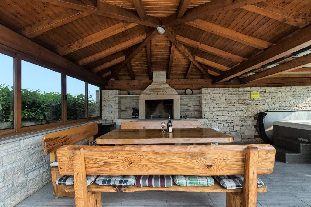 Fotografie z fotogalerie ubytování Villa Stokovci in Central Istria for families and kids with a large garden and playground v destinaci Svetvinčenat