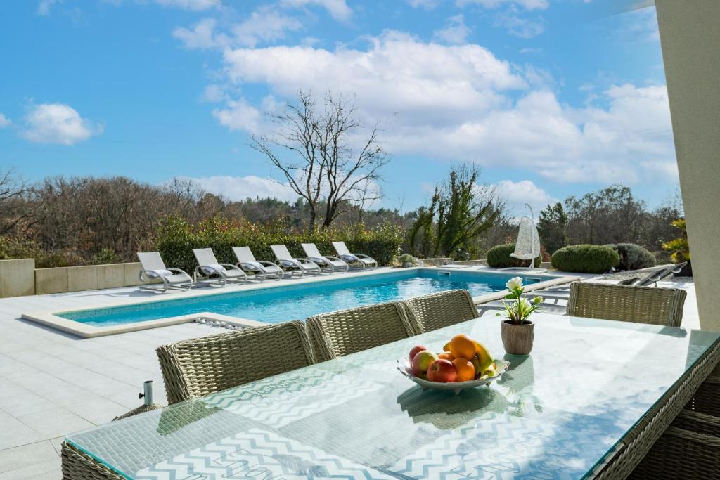 Zdjęcie z galerii obiektu Villa Windrose for 8 persons near Marcana with large garden w mieście Marčana