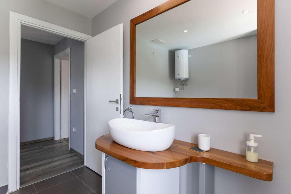 Kúpeľňa v ubytovaní Villa Viscum in Central Istria for 8 persons with large garden - pet friendly