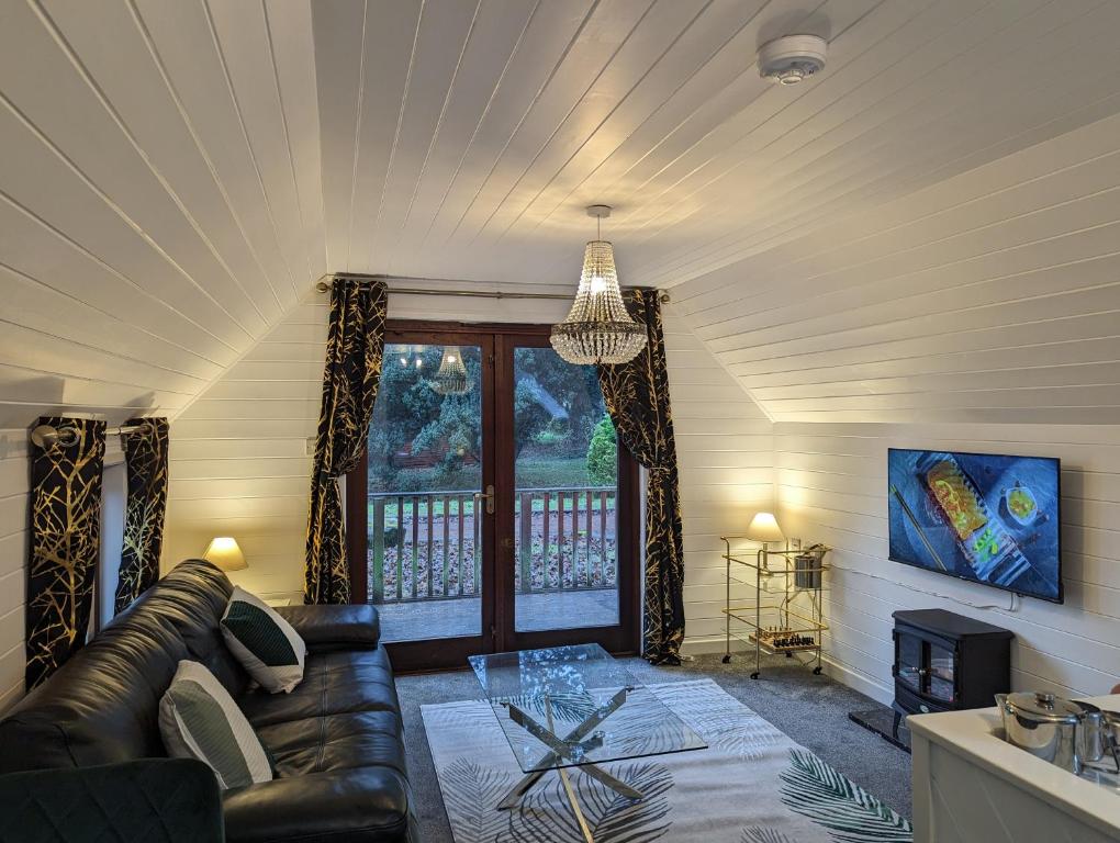 Morrigan 7-Hot Tub-Pet Friendly-Boutique-Perthshire-Families photo