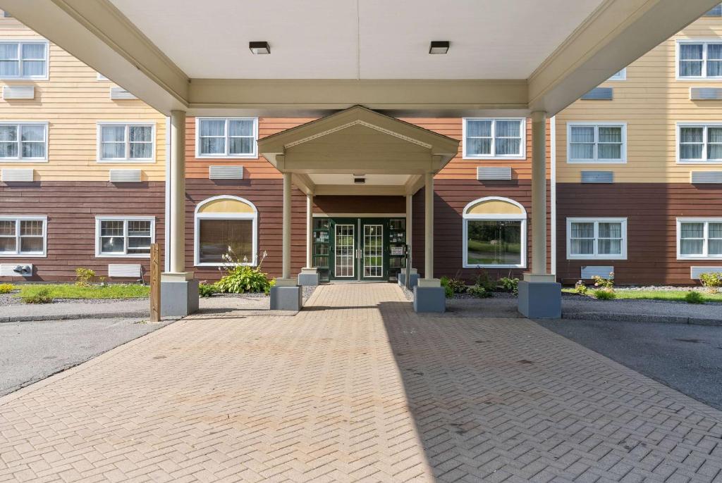 Saco Bay Hotel - Housity