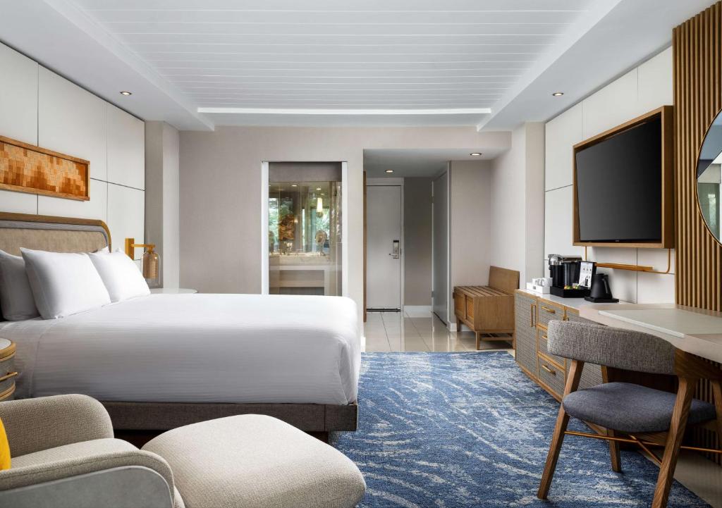 Hotel La Jolla, Curio Collection by Hilton - Deluxe King Room