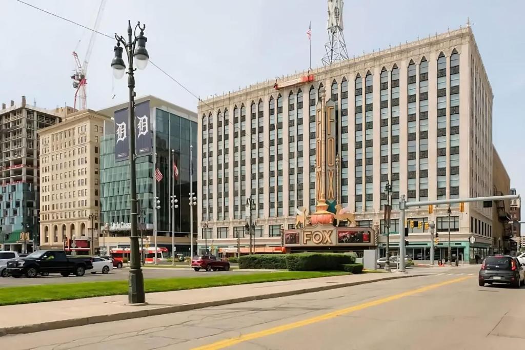 Prime City Center Location! 2BR Near Everything! photo