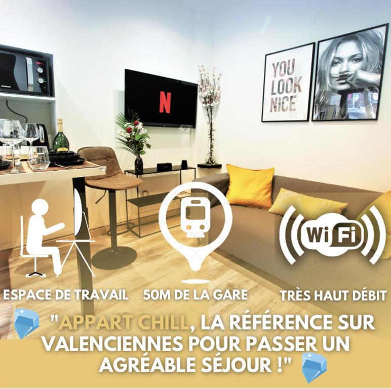 ein Wohnzimmer mit einem Sofa und einem Tisch in der Unterkunft Appart Chill & Work - 50m Gare de Valenciennes in Valenciennes