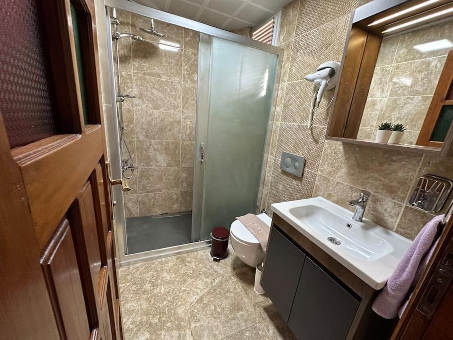 Koupelna v ubytování Sultan Suite, Entrance Floor