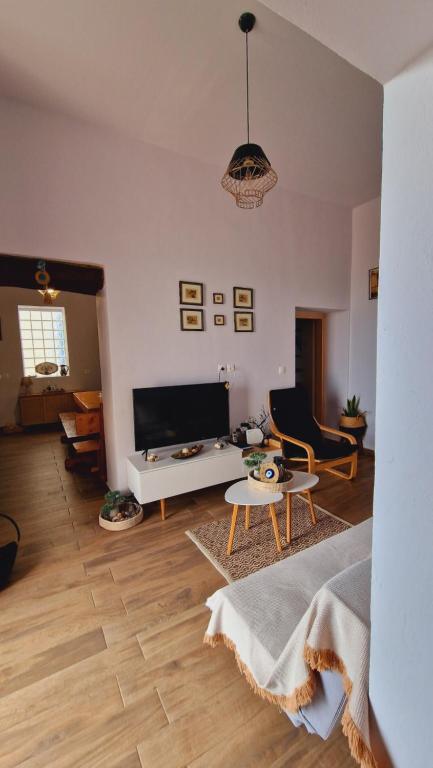 Posezení v ubytování Seva Monolithos house