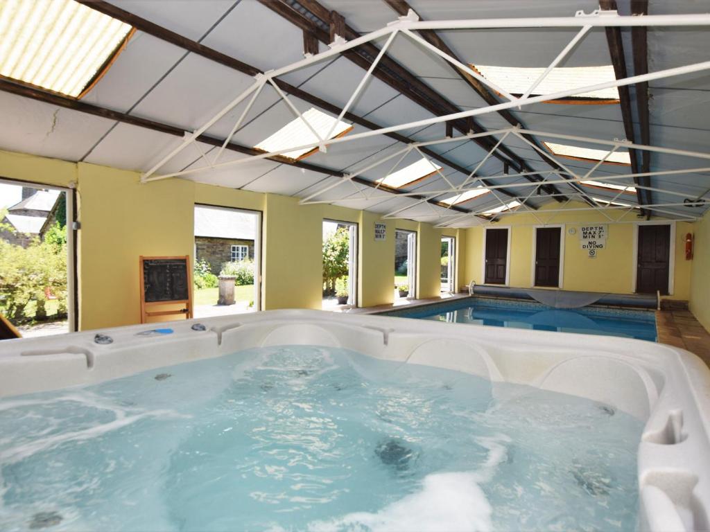 Φωτογραφία από το άλμπουμ του 2 Bed in Abergavenny 90234 σε Llanvetherine