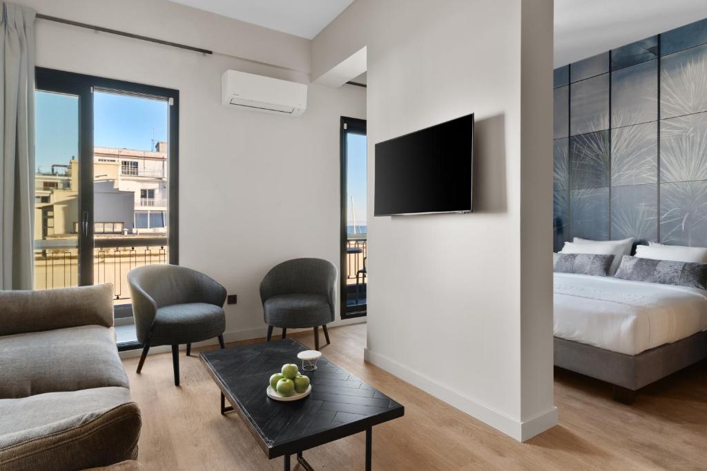 TV a/nebo společenská místnost v ubytování Azur Hotel Volos