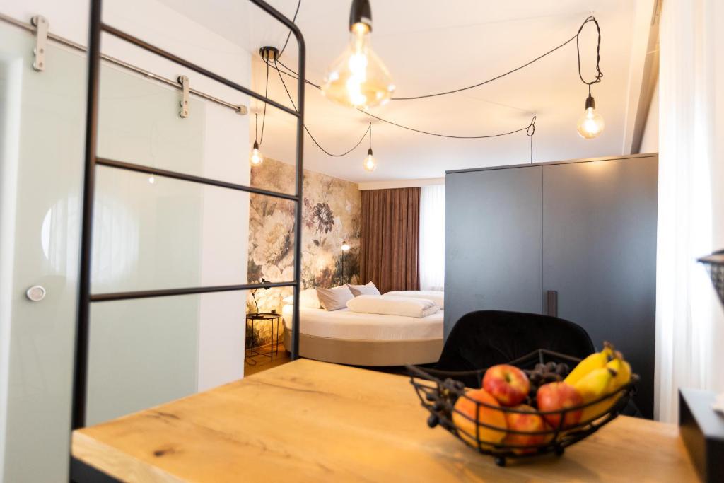 Postel nebo postele na pokoji v ubytování Kavenija apartmaji - Free Parking